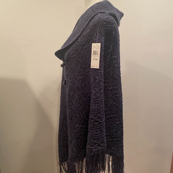NWT Allie & Rob Knit Poncho with Fringe - Size S/M - Picture 4 of 6